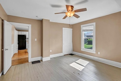 406 W 12th St, Cedar Falls, IA 50613 - photo 6