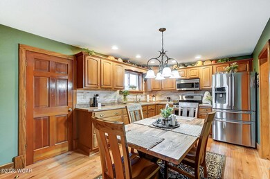 012_614 W 3rd St