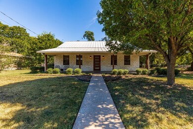 405 Sunset St, Fredericksburg, TX 78624 - photo 2