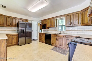 6262 Mercado Dr, Jacksonville, FL 32210 - photo 7