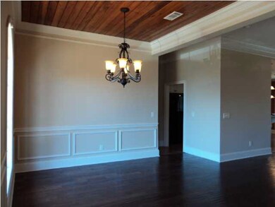 Formal dining w/bead board ceiling