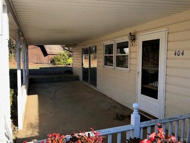 404 Blooming Laurel Dr, Hendersonville, NC 28792 - photo 3