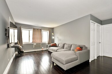 611 W Patterson Ave unit 322, Chicago, IL 60613 - photo 2
