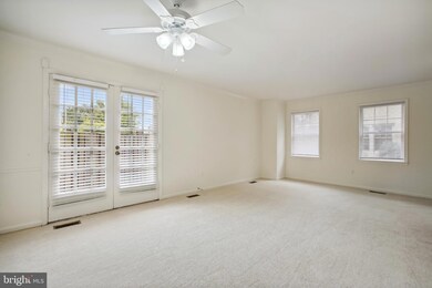 1310 Chetworth Ct, Alexandria, VA 22314 - photo 5