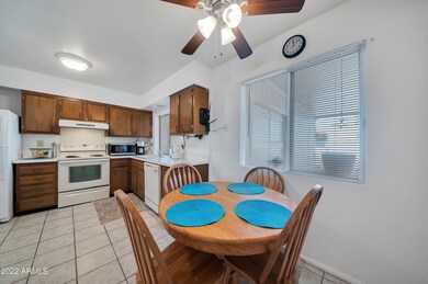 11144 W Emerald Dr unit 15C, Sun City, AZ 85351 - photo 5