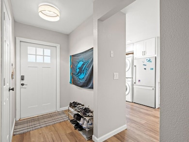 1722 Mill Run Cir, Tampa, FL 33613 - photo 3