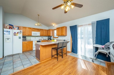 3006 Timber Hill Ct, Des Moines, IA 50320 - photo 4