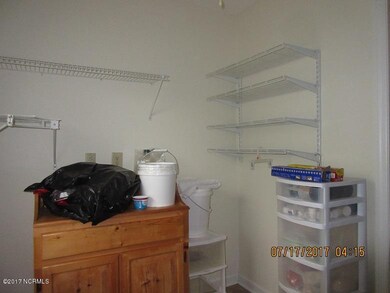 100 E Hayes St, Burgaw, NC 28425 - photo 2