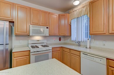 69 Londonberry Dr, Holmdel, NJ 07733 - photo 7