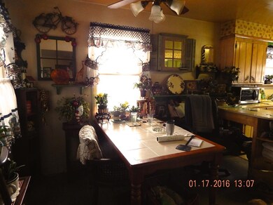 345 N 6th St, Central Point, OR 97502 - photo 3