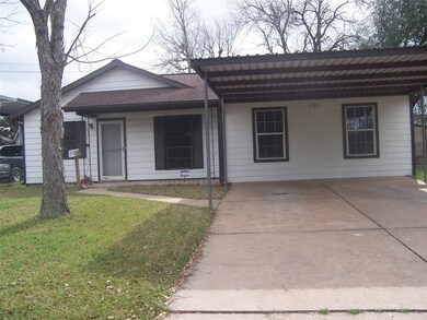 10030 Santa Monica Blvd, Houston, TX 77089 - photo 2