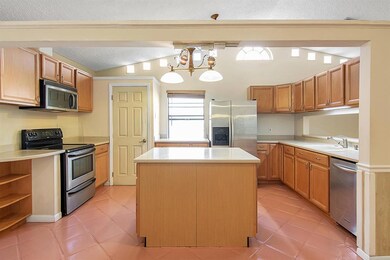 170 Greentree Cir_005H