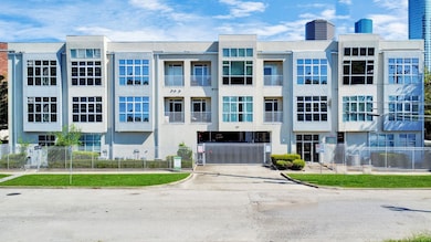 Welcome to 207 Pierse St - Pierce Street Flats Con