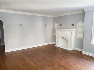 6126 N Washtenaw Ave unit 2, Chicago, IL 60659 - photo 2