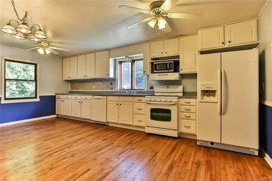 Think of all the cooking you could do in this spac