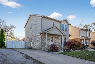 15613 Burr St, Taylor, MI 48180 - photo 2