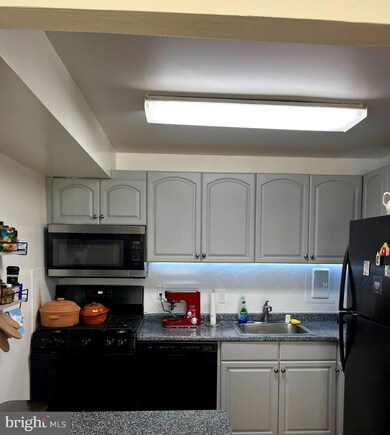 37 Canterbury Square unit 201, Alexandria, VA 22304 - photo 7