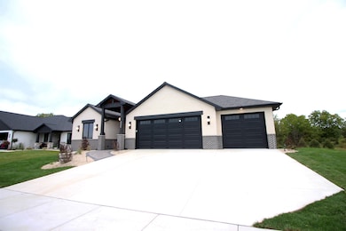 334 Ridge View Dr unit 30, Milton, WI 53563 - photo 5