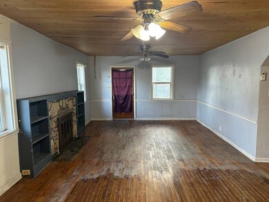 1114 Comstock St, Chillicothe, MO 64601 - photo 6