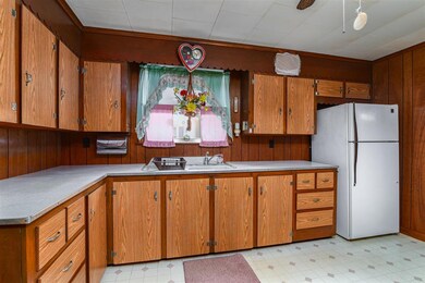 53 Harding St, Rochester, NH 03867 - photo 5