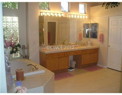 Master Bath/Spa.