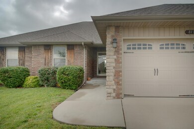 813 E Roubidoux St, Nixa, MO 65714 - photo 2