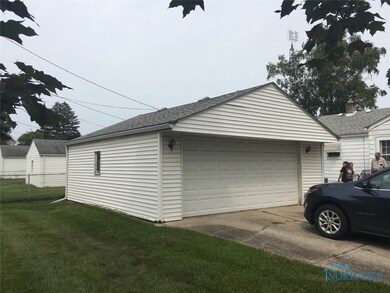 2306 108th St, Toledo, OH 43611 - photo 5