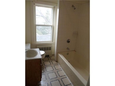 213 Woodbine St unit 2nd Floor, Cranston, RI 02910 - photo 6