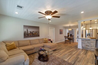 3202 E Clarendon Ave-0149