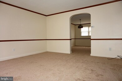 908 Palladi Dr, Halethorpe, MD 21227 - photo 2