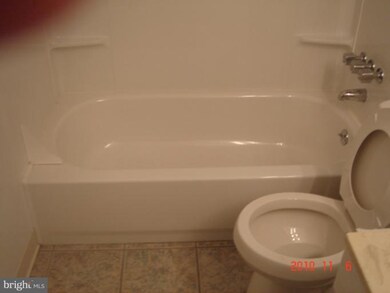 16715 Chowning Ct, Woodbridge, VA 22191 - photo 7