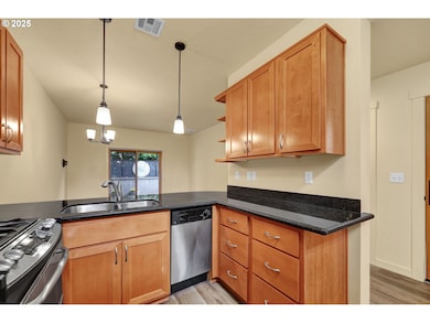 1585 Farm House Dr, Eugene, OR 97401 - photo 6