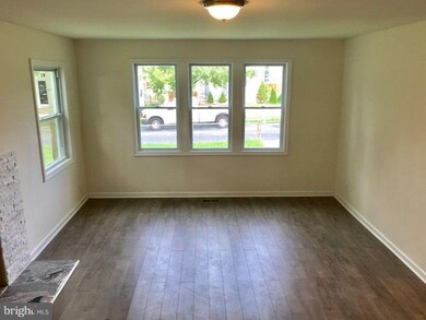 7828 E Shore Rd, Pasadena, MD 21122 - photo 6