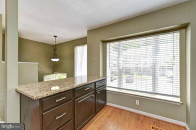 8304 Linden Oaks Ct, Lorton, VA 22079 - photo 2