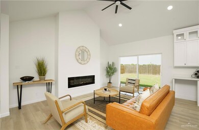 913 Thomas Ln, Alamo, TX 78516 - photo 6