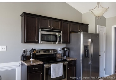 476 Blackhawk Ln, Raeford, NC 28376 - photo 5