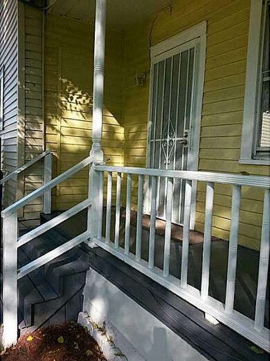 Porch - Open SIDE ENTRANCE