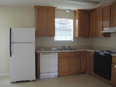 211 Haverhill Cir, Warner Robins, GA 31088 - photo 7