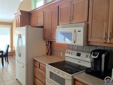 2242 SW Lowell Ln, Topeka, KS 66614 - photo 6