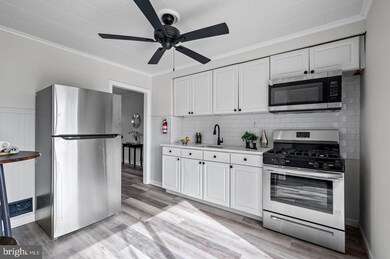 211 Cedar Ave, Paulsboro, NJ 08066 - photo 2