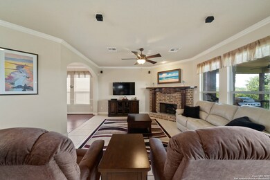 3827 Forsythia, San Antonio, TX 78261 - photo 7