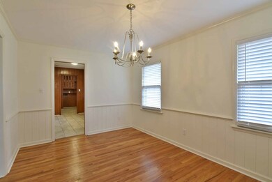 1913 Robinhood Rd, Albany, GA 31707 - photo 6