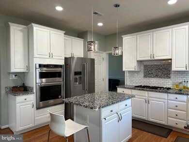 10855 Hunter Gate Way, Reston, VA 20194 - photo 5