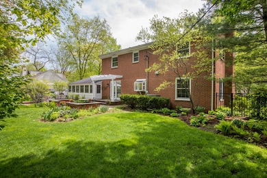 949 Elizabeth Ave, Naperville, IL 60540 - photo 3