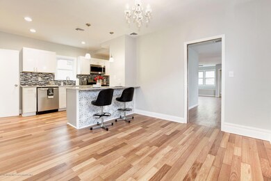 Kichen, Breakfast bar, dining room