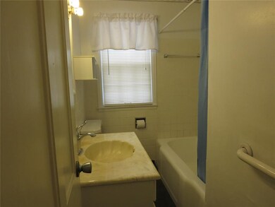 332 21st St NW, Cedar Rapids, IA 52405 - photo 5