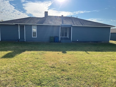 213 W Cedar St, Gunter, TX 75058 - photo 4