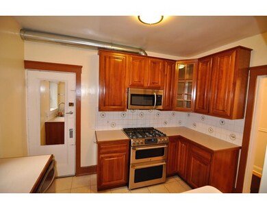 176 Naples Rd unit 8b, Brookline, MA 02446 - photo 3