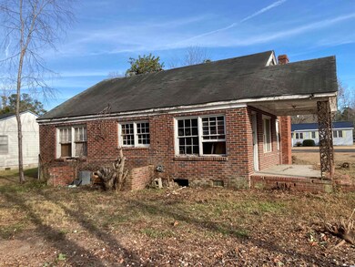 512 S Rosemary Ave, Andrews, SC 29510 - photo 3