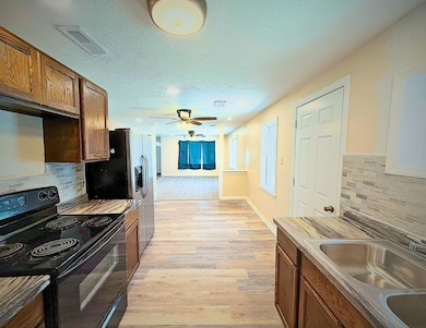 Kitchen / Living Room